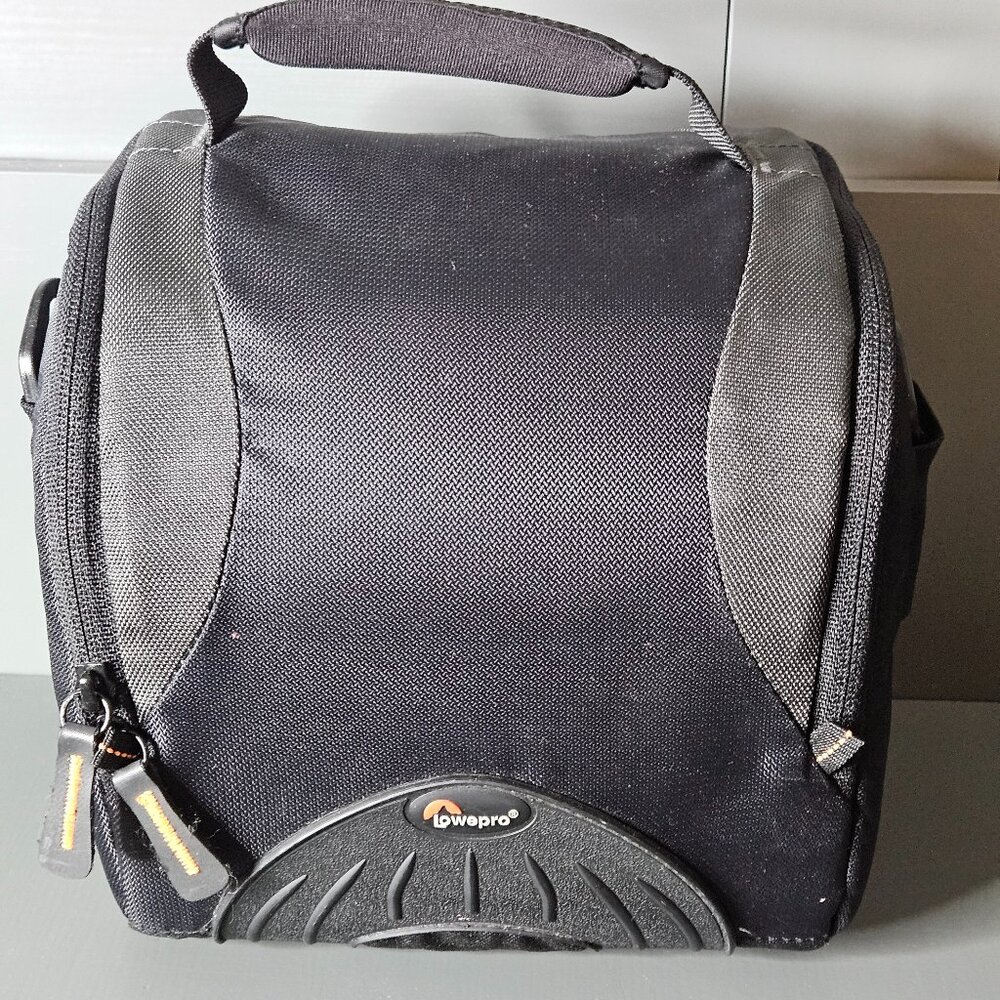 Lowepro Apex 140